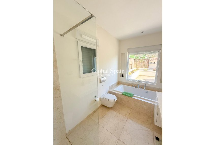 Revente - Villa indépendante -
MORAIRA_TEULADA - El Portet - Pla Del Mar