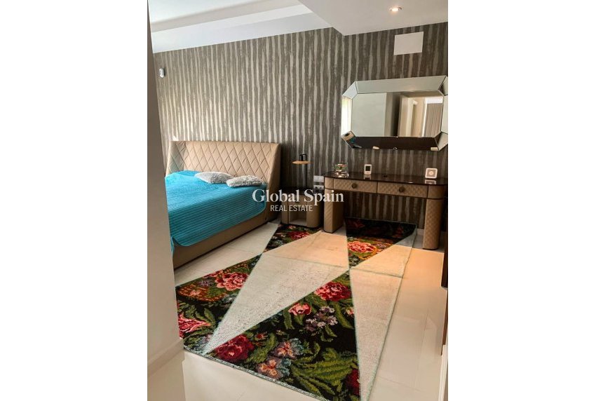 Revente - Villa indépendante -
ORIHUELA COSTA - CAMPOAMOR