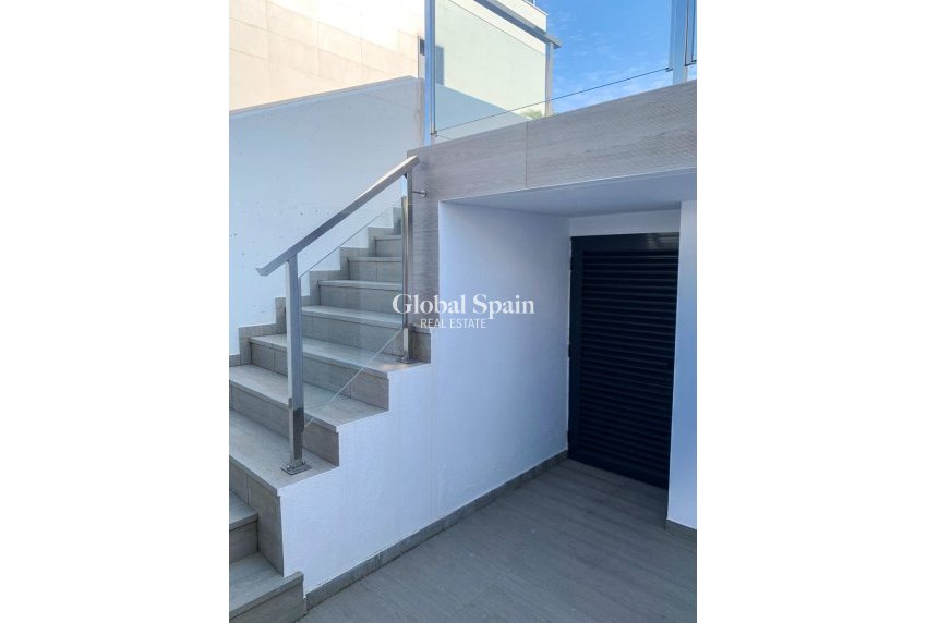 Revente - Villa indépendante -
ORIHUELA COSTA - CAMPOAMOR