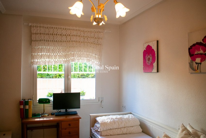 Revente - Villa indépendante -
ORIHUELA COSTA - La Zenia