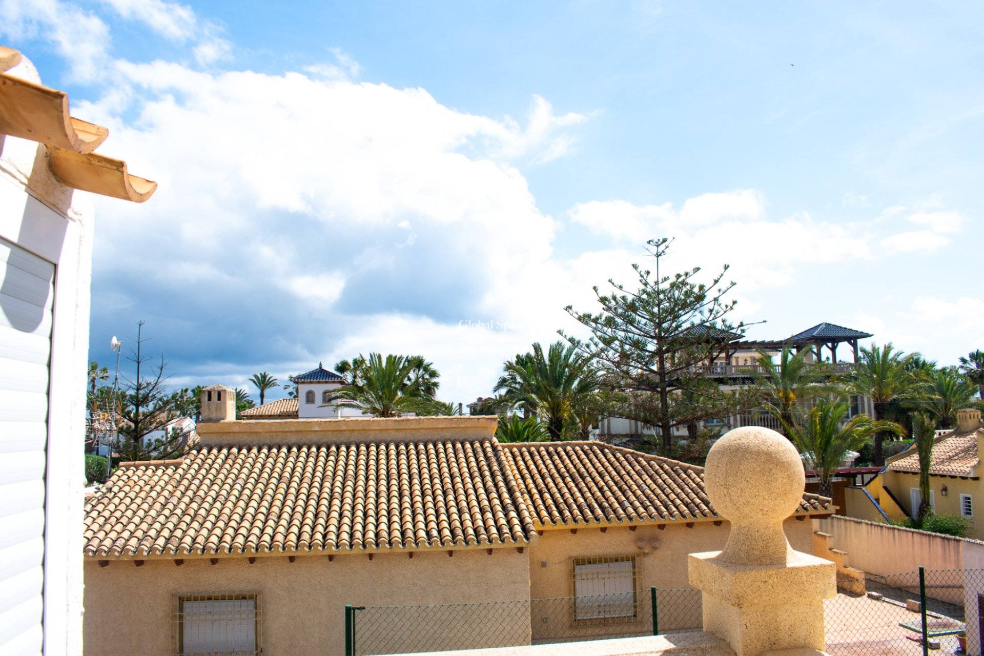 Revente - Villa indépendante -
ORIHUELA COSTA - MUY CERCA DE LA PLAYA