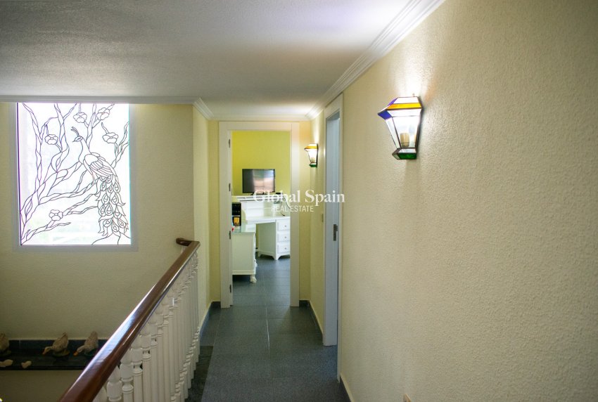 Revente - Villa indépendante -
ORIHUELA COSTA - MUY CERCA DE LA PLAYA