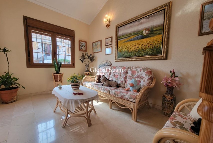 Revente - Villa indépendante -
TORREVIEJA - Aguas Nuevas