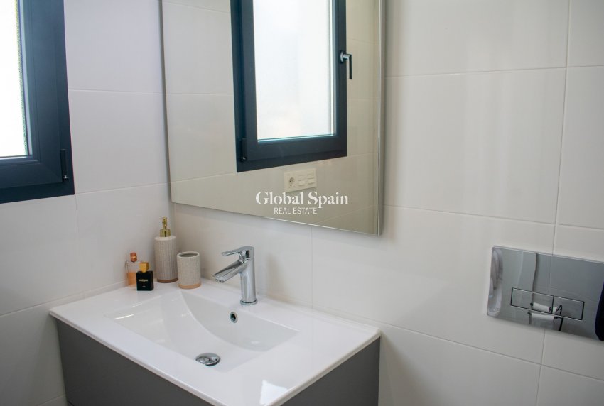 Revente - Villa indépendante -
TORREVIEJA - La Siesta - El Salado - Torreta