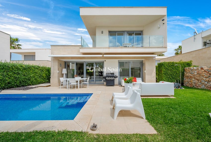 Revente - VILLA -
JACARILLA - Inland