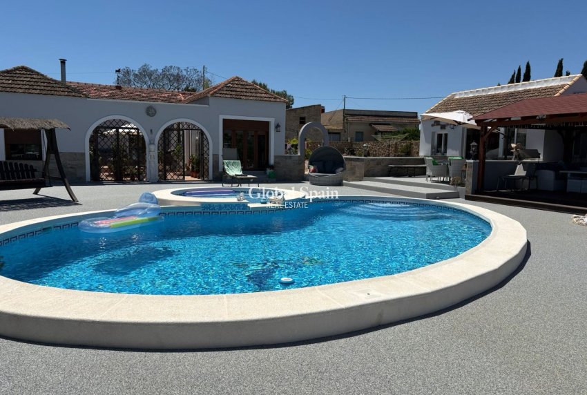 Revente - VILLA -
JACARILLA - Jacarilla