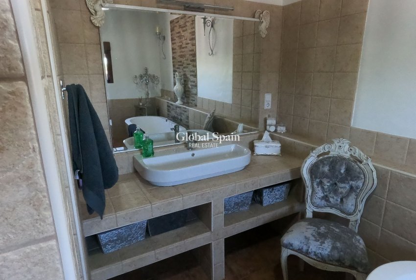 Revente - VILLA -
JACARILLA - Jacarilla