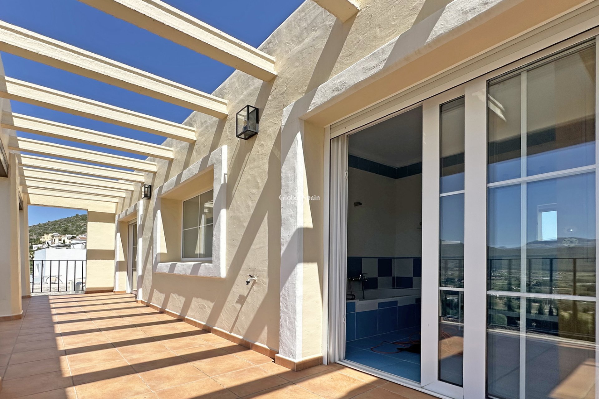 Revente - VILLA -
JALÓN - Inland