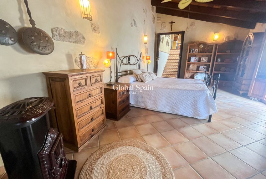 Revente - VILLA -
JÁVEA