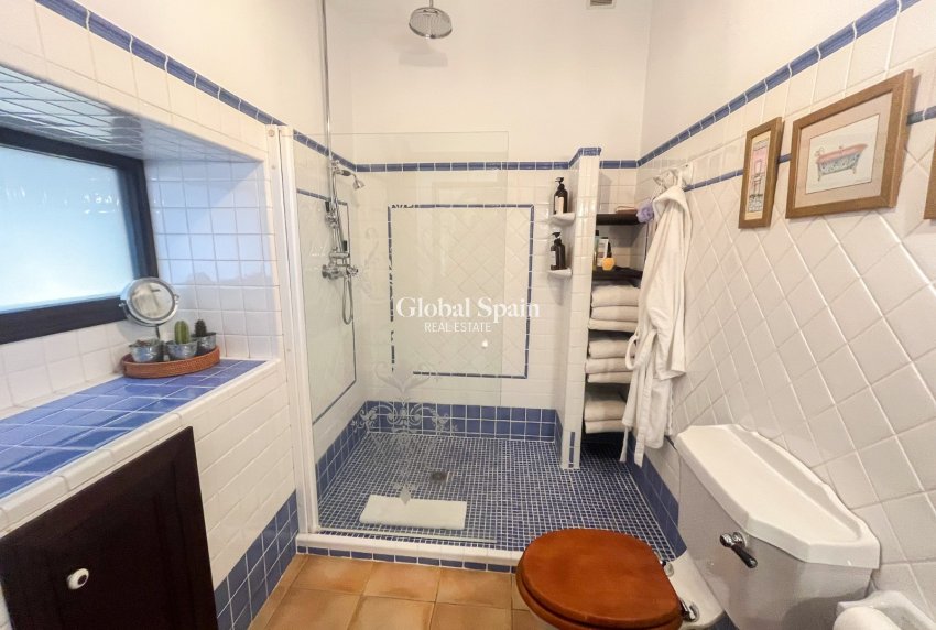 Revente - VILLA -
JÁVEA