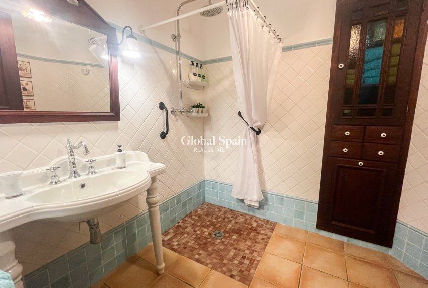 Revente - VILLA -
JÁVEA