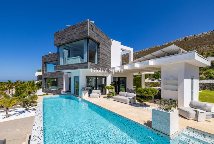 Revente - VILLA -
JÁVEA