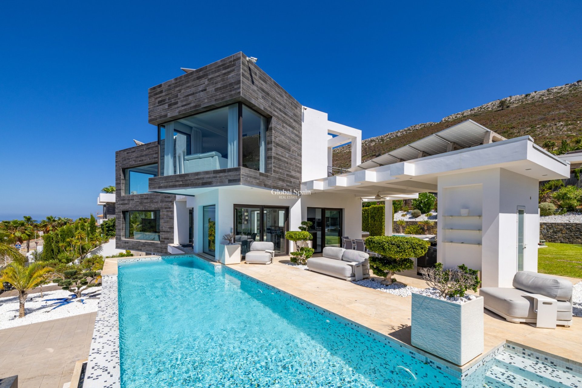 Revente - VILLA -
JÁVEA