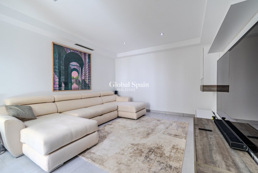 Revente - VILLA -
JÁVEA