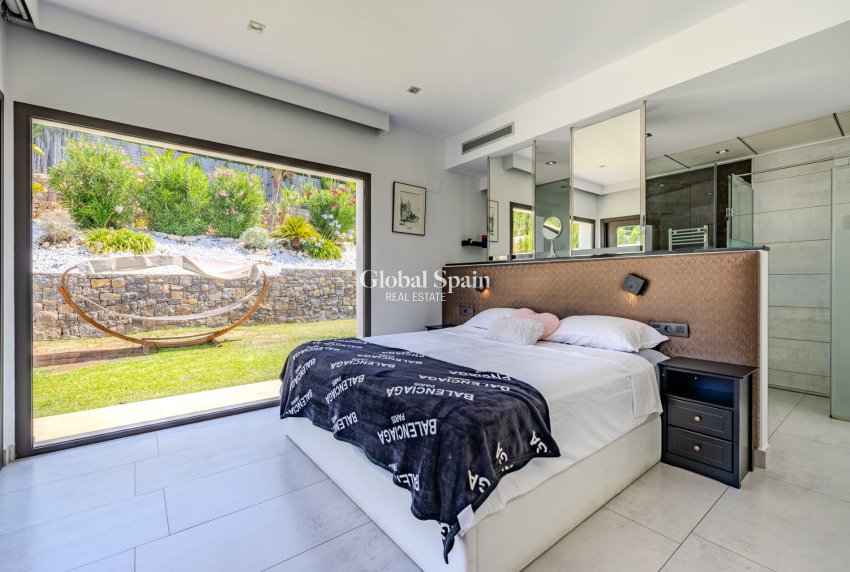 Revente - VILLA -
JÁVEA