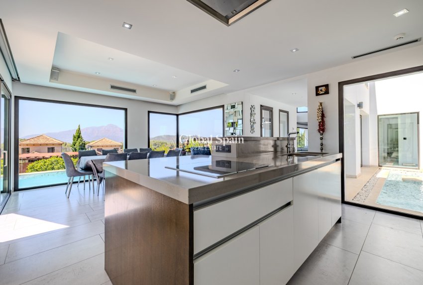 Revente - VILLA -
JÁVEA