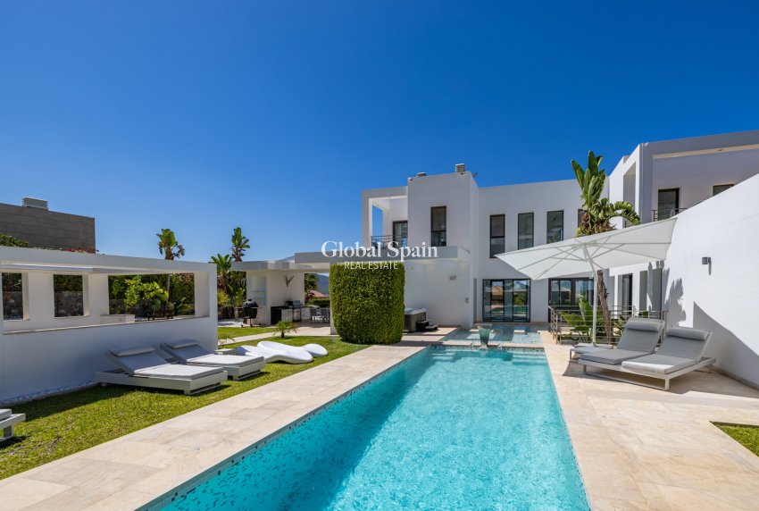 Revente - VILLA -
JÁVEA