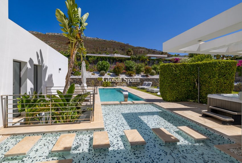 Revente - VILLA -
JÁVEA