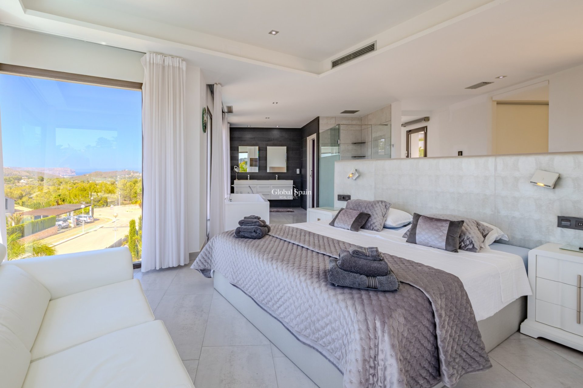 Revente - VILLA -
JÁVEA