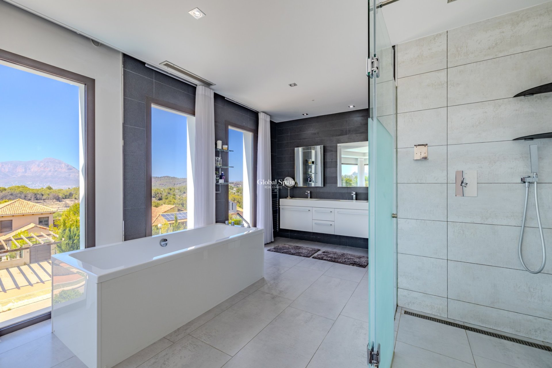 Revente - VILLA -
JÁVEA