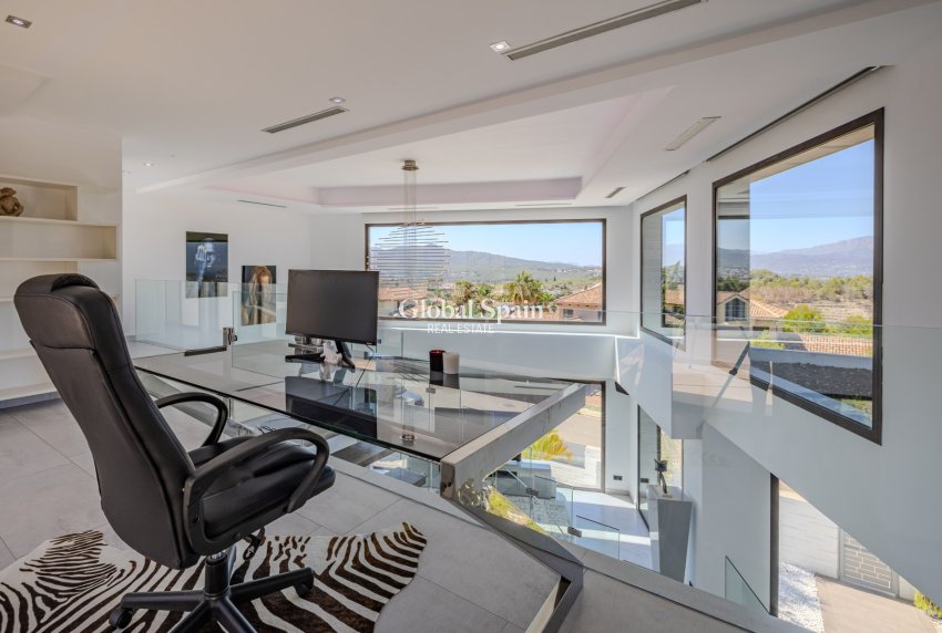 Revente - VILLA -
JÁVEA