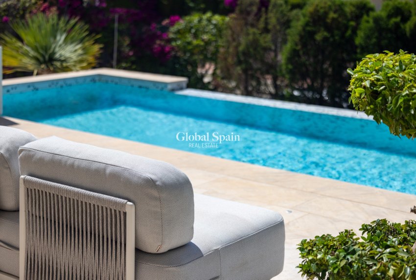 Revente - VILLA -
JÁVEA