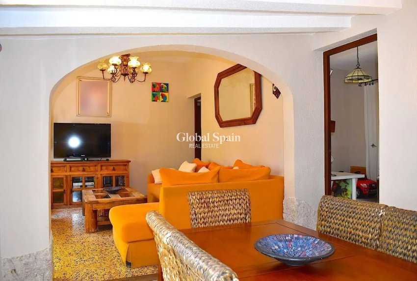 Revente - VILLA -
L'ALBIR - center