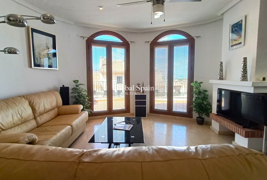 Revente - VILLA -
LA FINCA GOLF - Algorfa