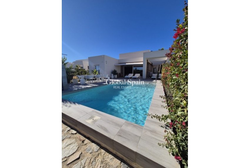 Revente - VILLA -
LA FINCA GOLF - Inland