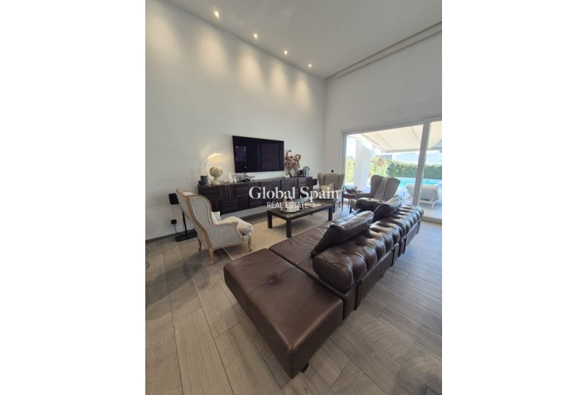 Revente - VILLA -
LA FINCA GOLF - Inland