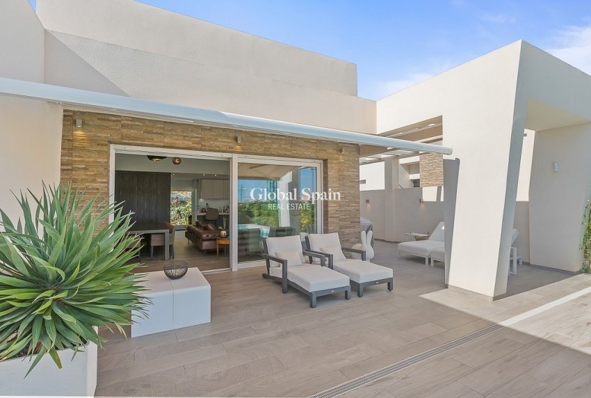 Revente - VILLA -
LA FINCA GOLF - Inland