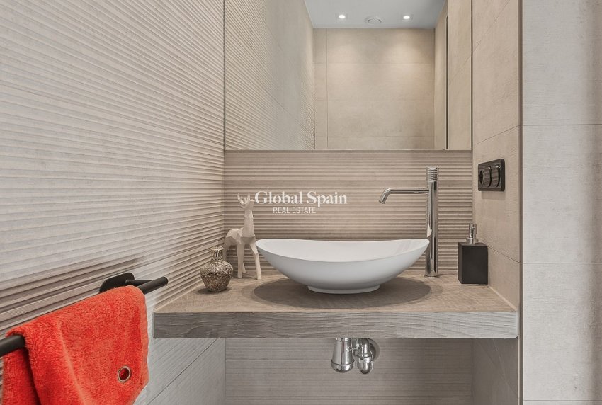 Revente - VILLA -
LA FINCA GOLF - Inland