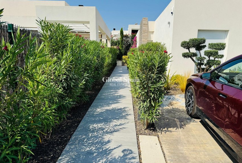 Revente - VILLA -
LA FINCA GOLF - Inland
