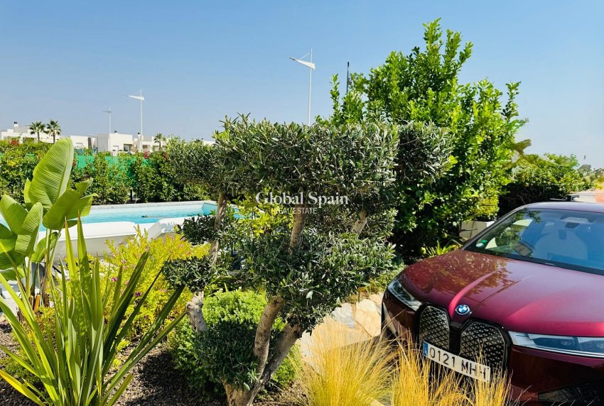 Revente - VILLA -
LA FINCA GOLF - Inland
