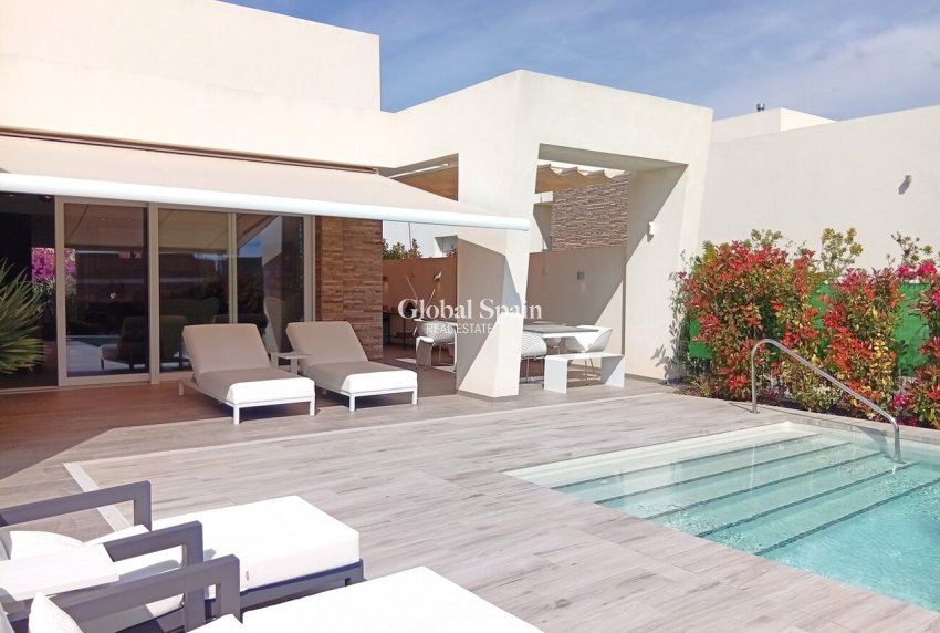 Revente - VILLA -
LA FINCA GOLF - Inland