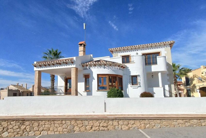 Revente - VILLA -
LA FINCA GOLF - La Finca Golf and Spa Resort
