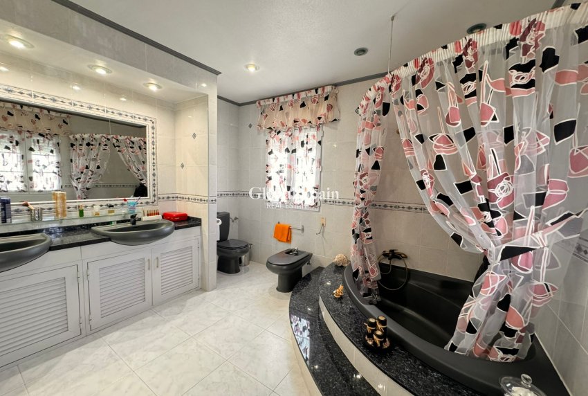 Revente - VILLA -
LA MANGA DEL MAR MENOR - Costa Calida