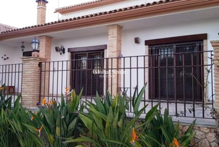 Revente - VILLA -
LA MATANZA - La Matanza