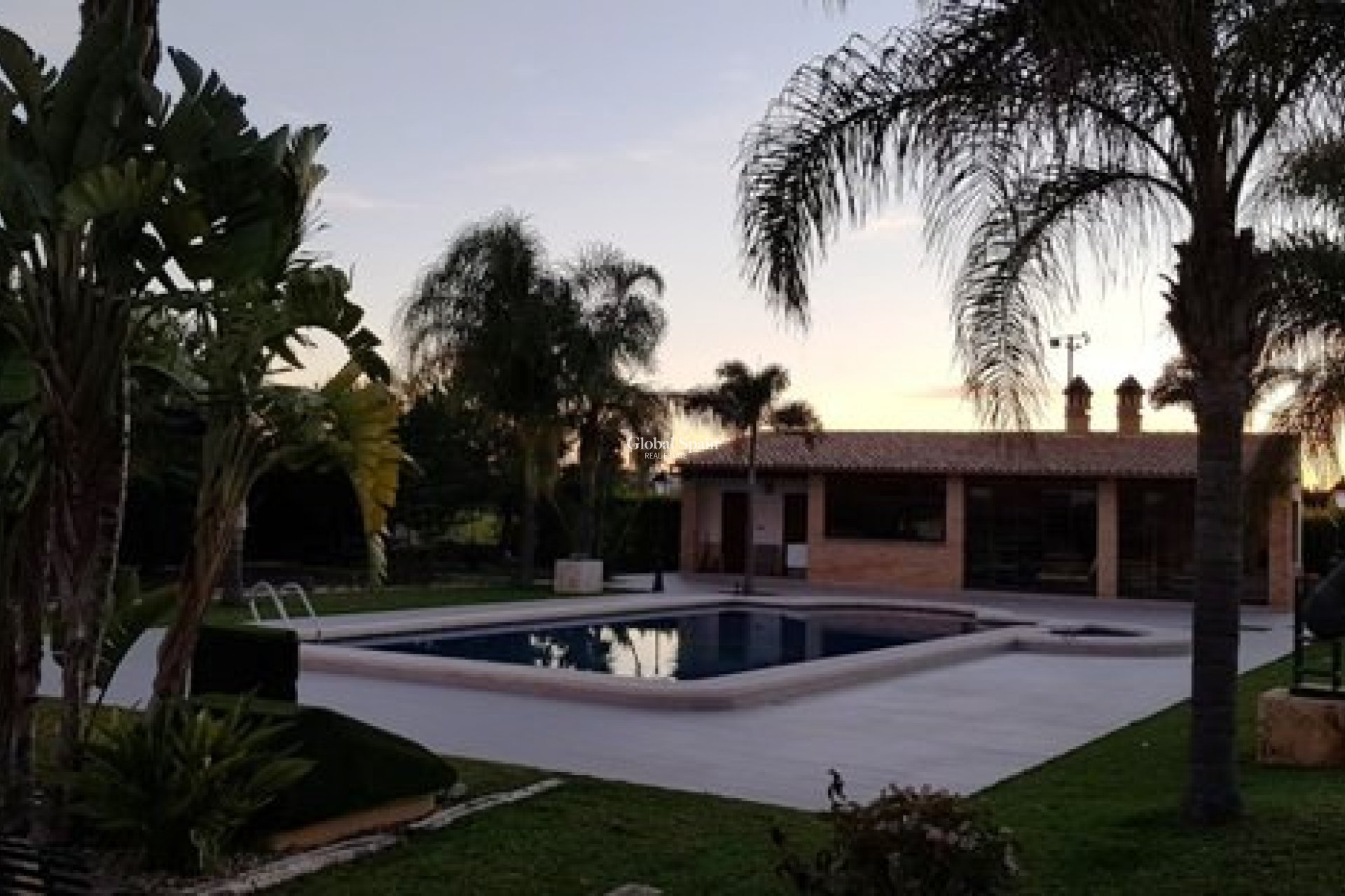 Revente - VILLA -
LA MATANZA - La Matanza