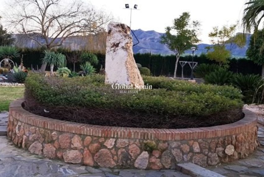 Revente - VILLA -
LA MATANZA - La Matanza