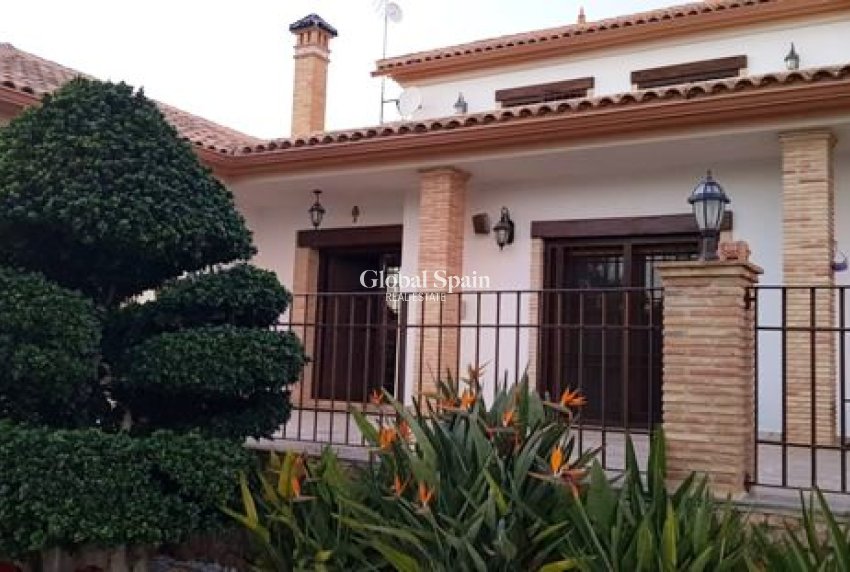 Revente - VILLA -
LA MATANZA - La Matanza