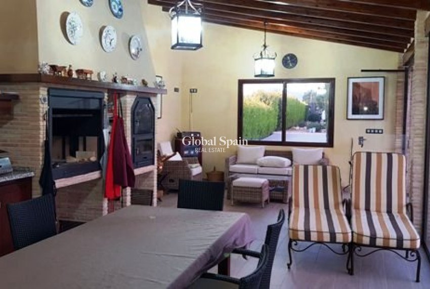 Revente - VILLA -
LA MATANZA - La Matanza