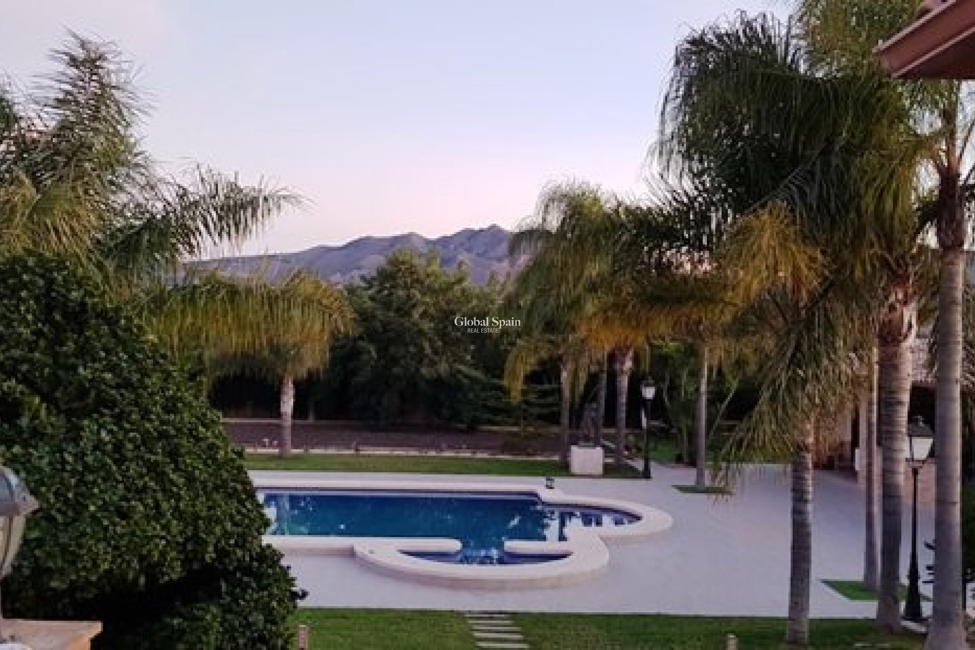 Revente - VILLA -
LA MATANZA - La Matanza