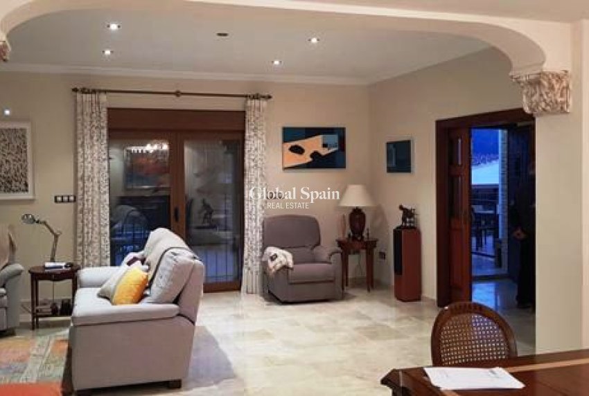 Revente - VILLA -
LA MATANZA - La Matanza