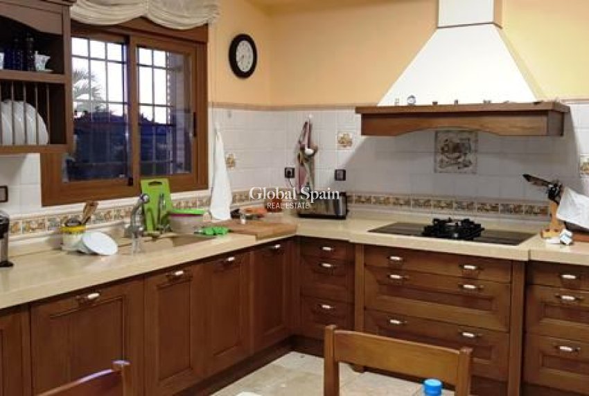 Revente - VILLA -
LA MATANZA - La Matanza