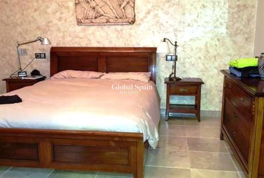 Revente - VILLA -
LA MATANZA - La Matanza