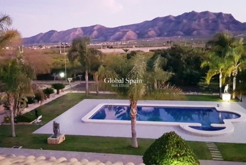 Revente - VILLA -
LA MATANZA - La Matanza