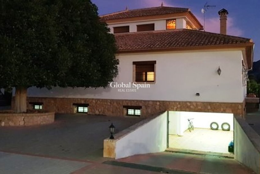 Revente - VILLA -
LA MATANZA - La Matanza