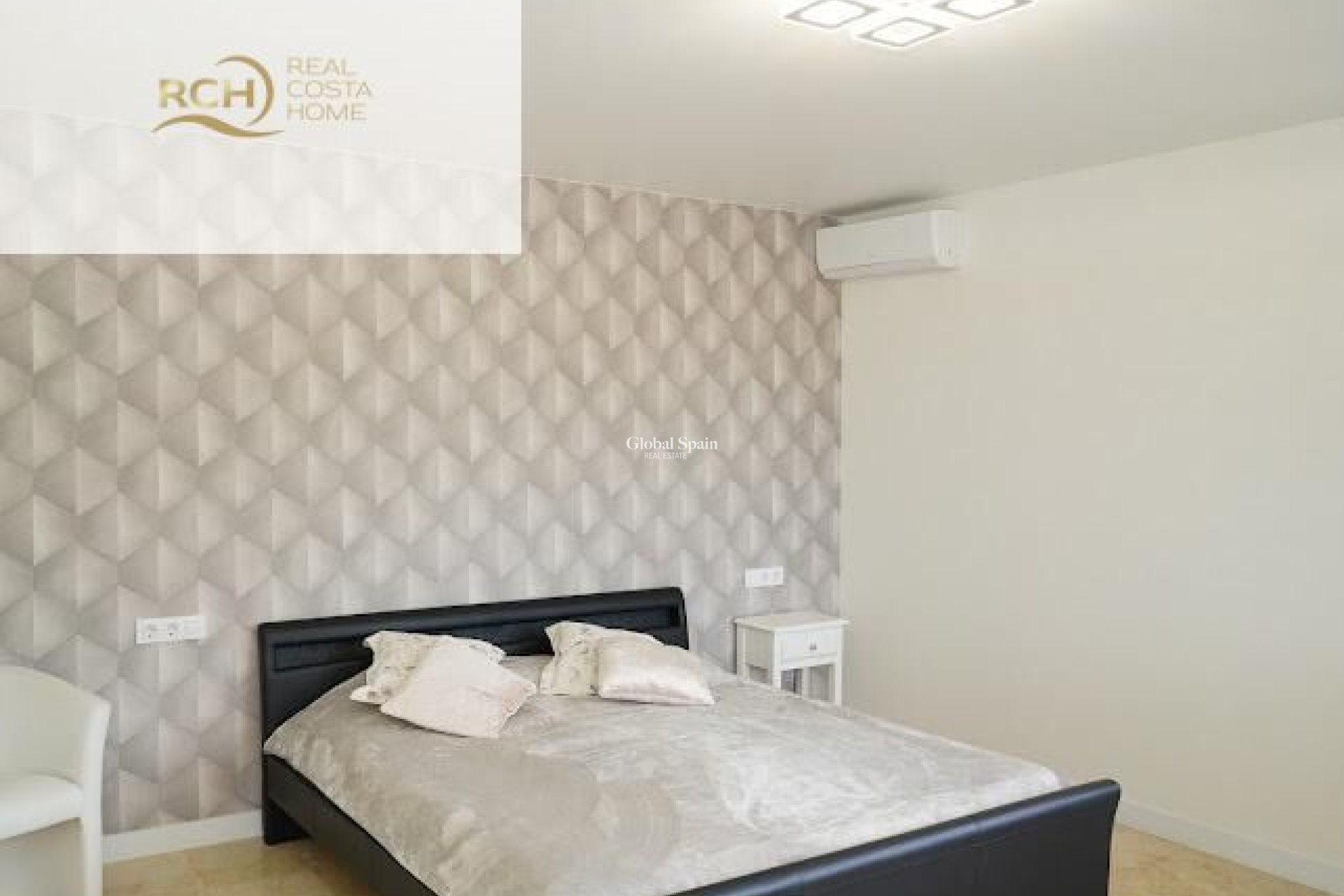 Revente - VILLA -
LA NUCÍA - Montebello - Nou Espai