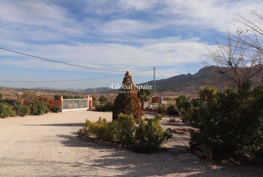 Revente - VILLA -
LA ROMANA - Inland